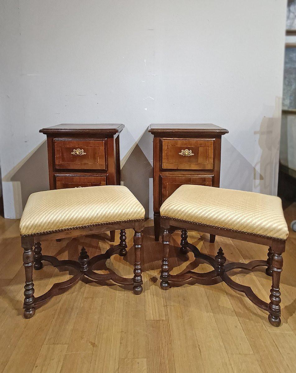 Second Half Of The 17th Century Pair Of Turned Walnut Stools-photo-6