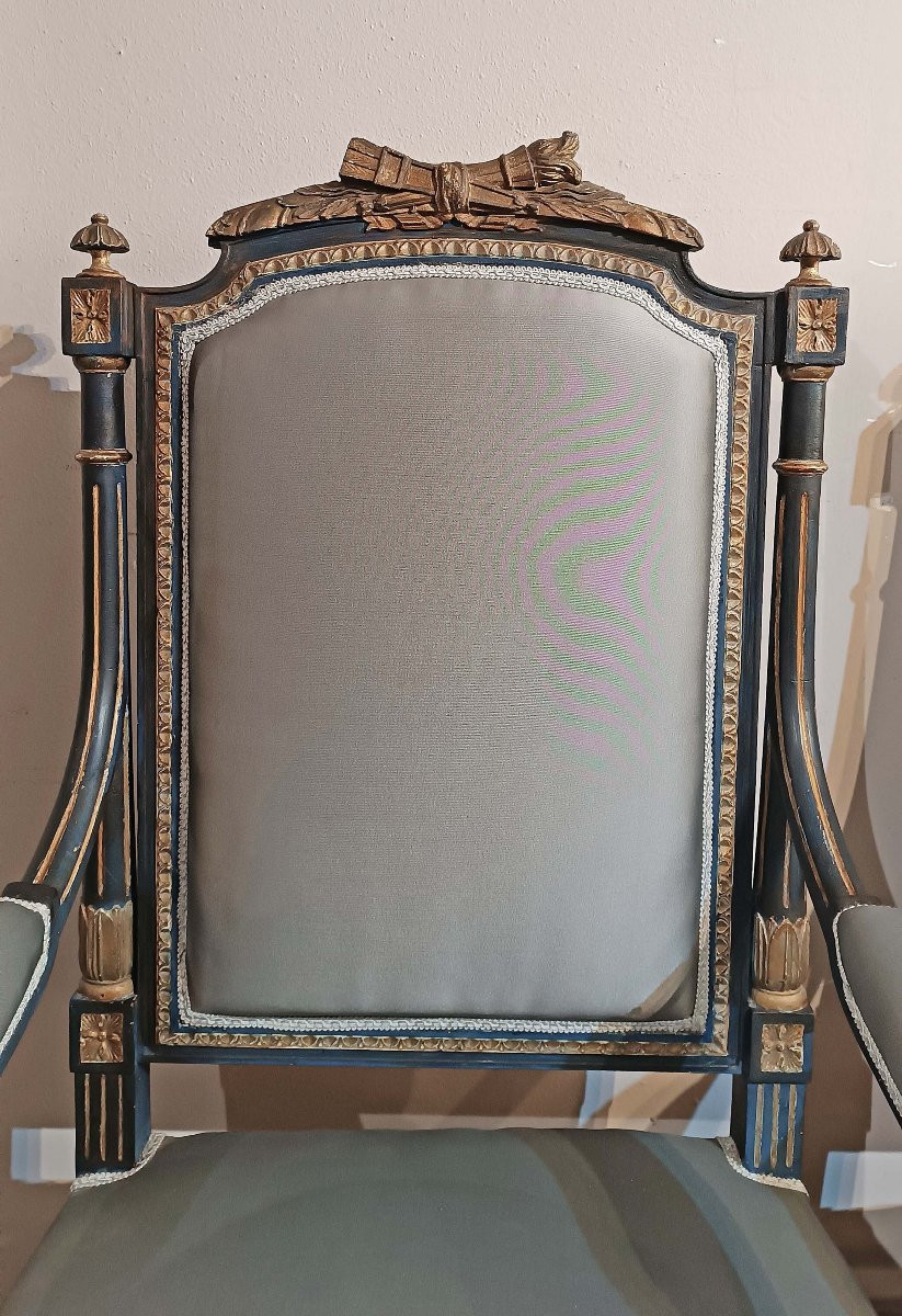 Late 18th Century Pair Of Neoclassical Armchairs -photo-2