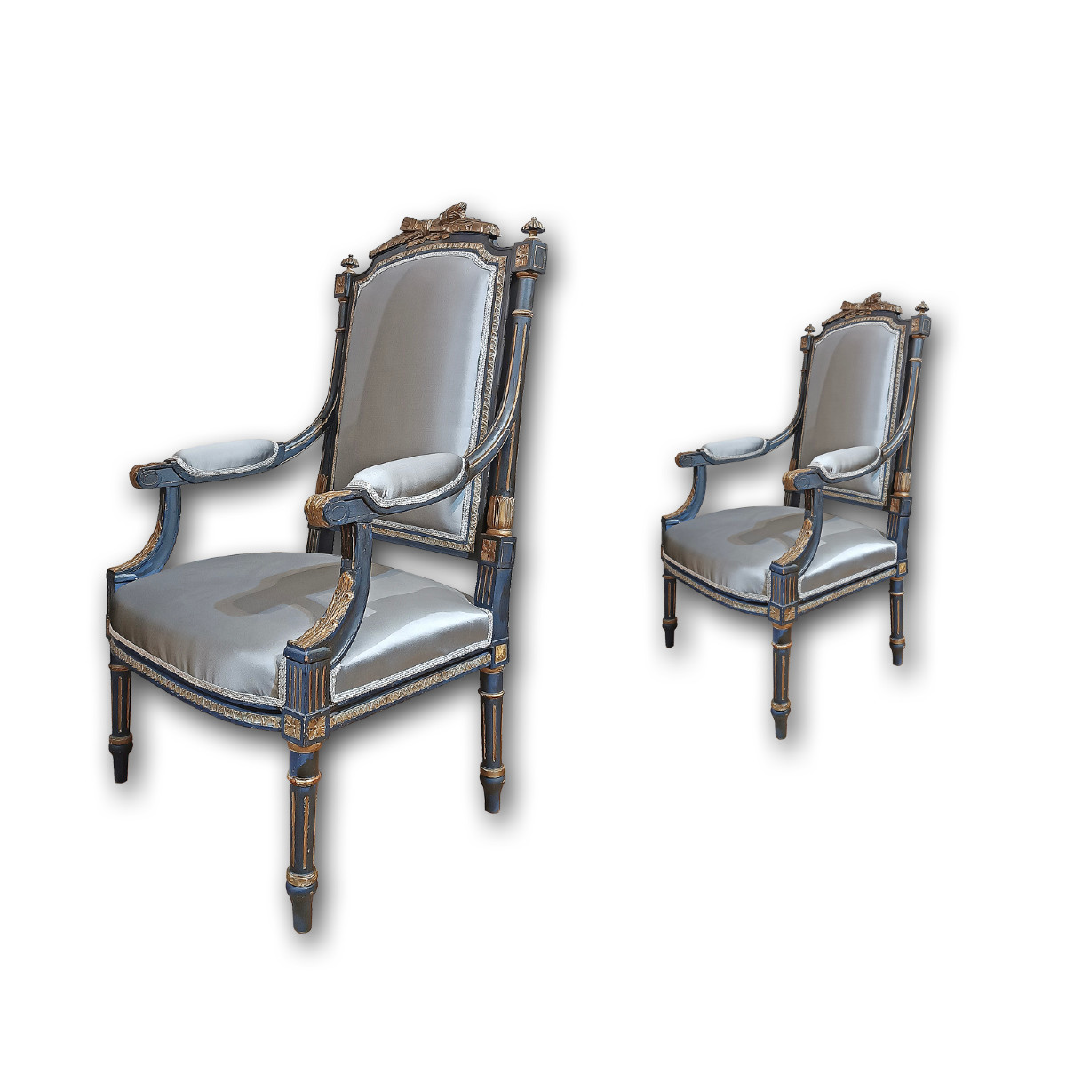 Late 18th Century Pair Of Neoclassical Armchairs 