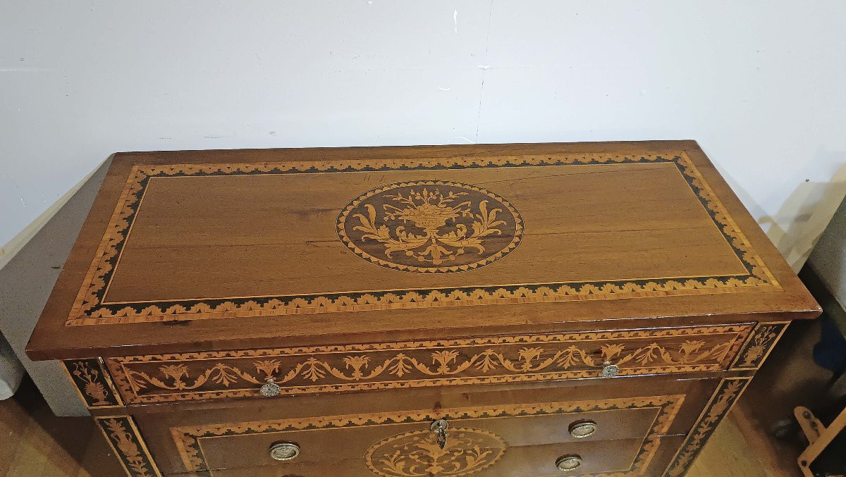 COMMODE NÉOCLASSIQUE MARQUETÉE DE LA FIN DU 18ème SIÈCLE-photo-2