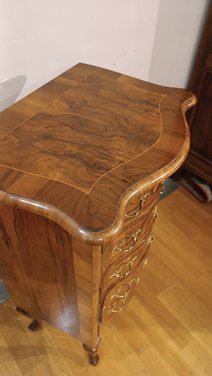  First Half Of The 19th Century Small Walnut Chest Of Drawers-photo-7