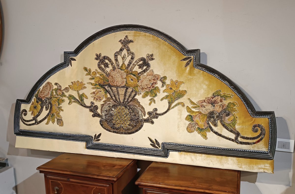 TÊTE DE LIT DOUBLE AVEC BRODERIE MILIEU DU 18ème SIÈCLE-photo-2