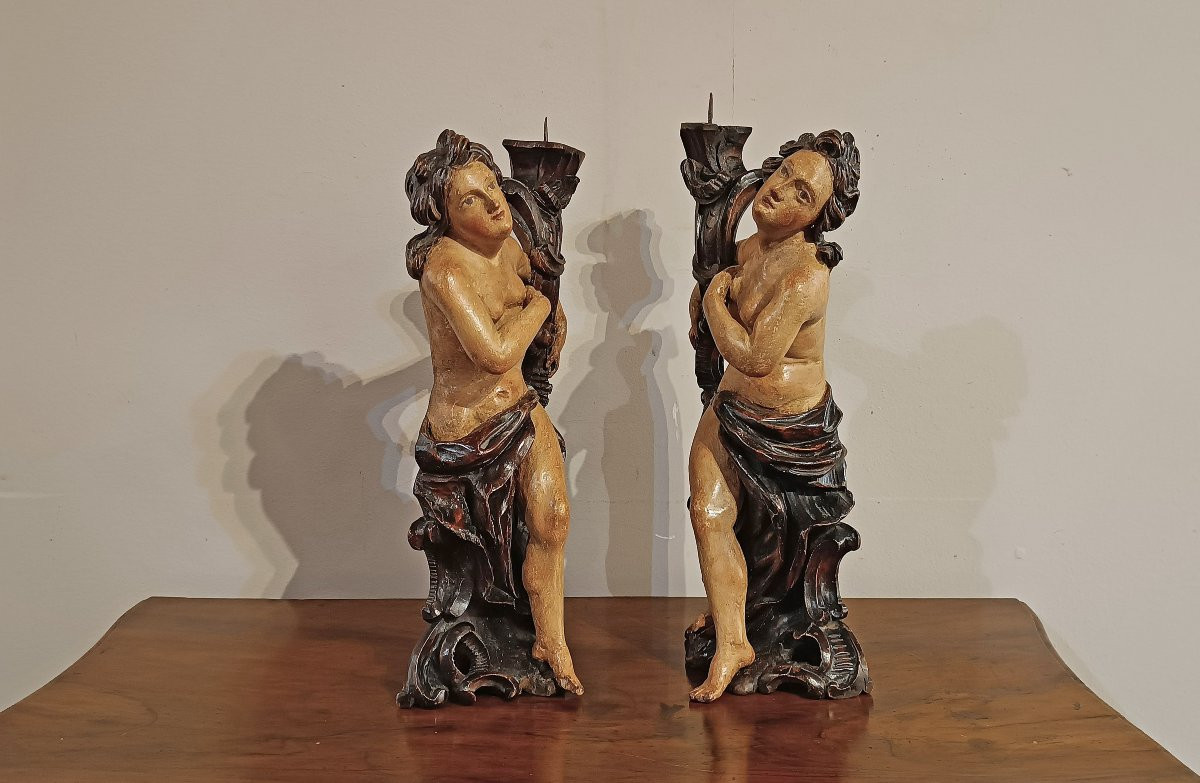 PAIRE DE CANDÉLABRES EN BOIS PEINT MILIEU DU 18ème SIÈCLE-photo-2