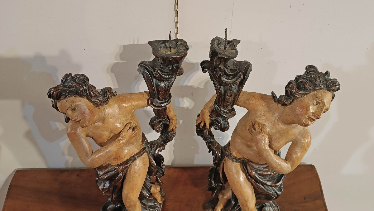 PAIRE DE CANDÉLABRES EN BOIS PEINT MILIEU DU 18ème SIÈCLE-photo-5