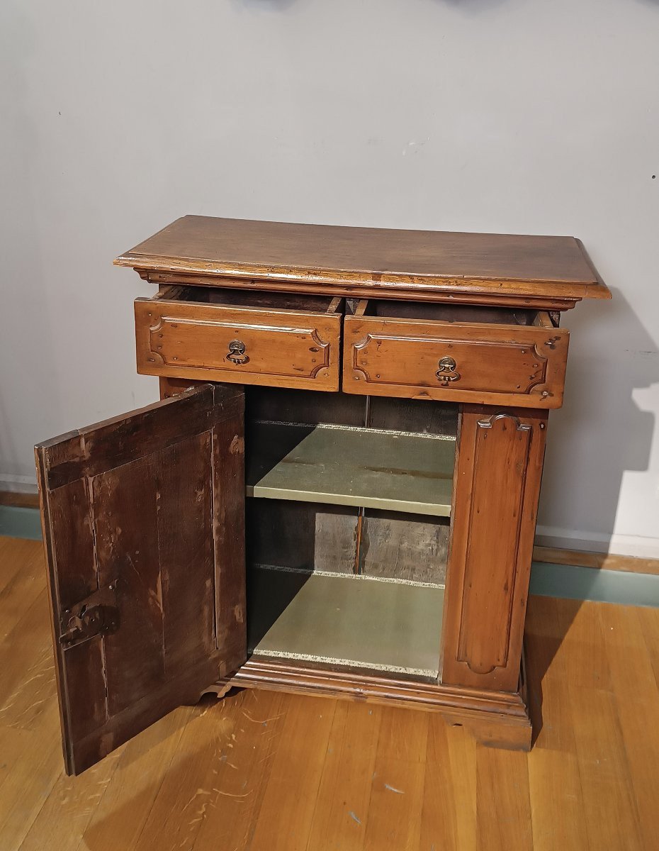 PETITE COMMODE EN NOYER BLONDE DÉBUT DU 17ème SIÈCLE-photo-2