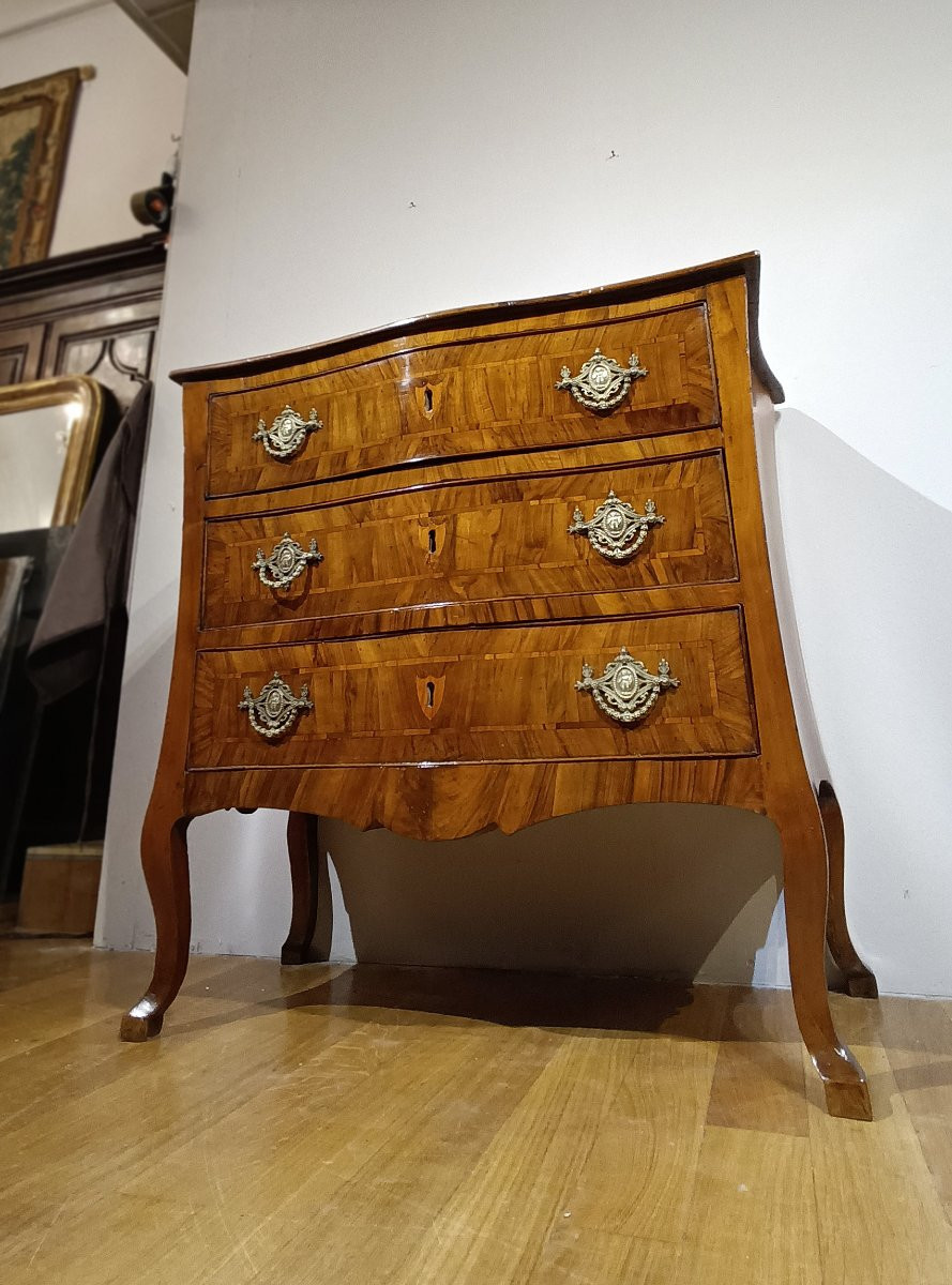 Mid-18th Centur Louis XV Walnut Chest Of Drawers-photo-8
