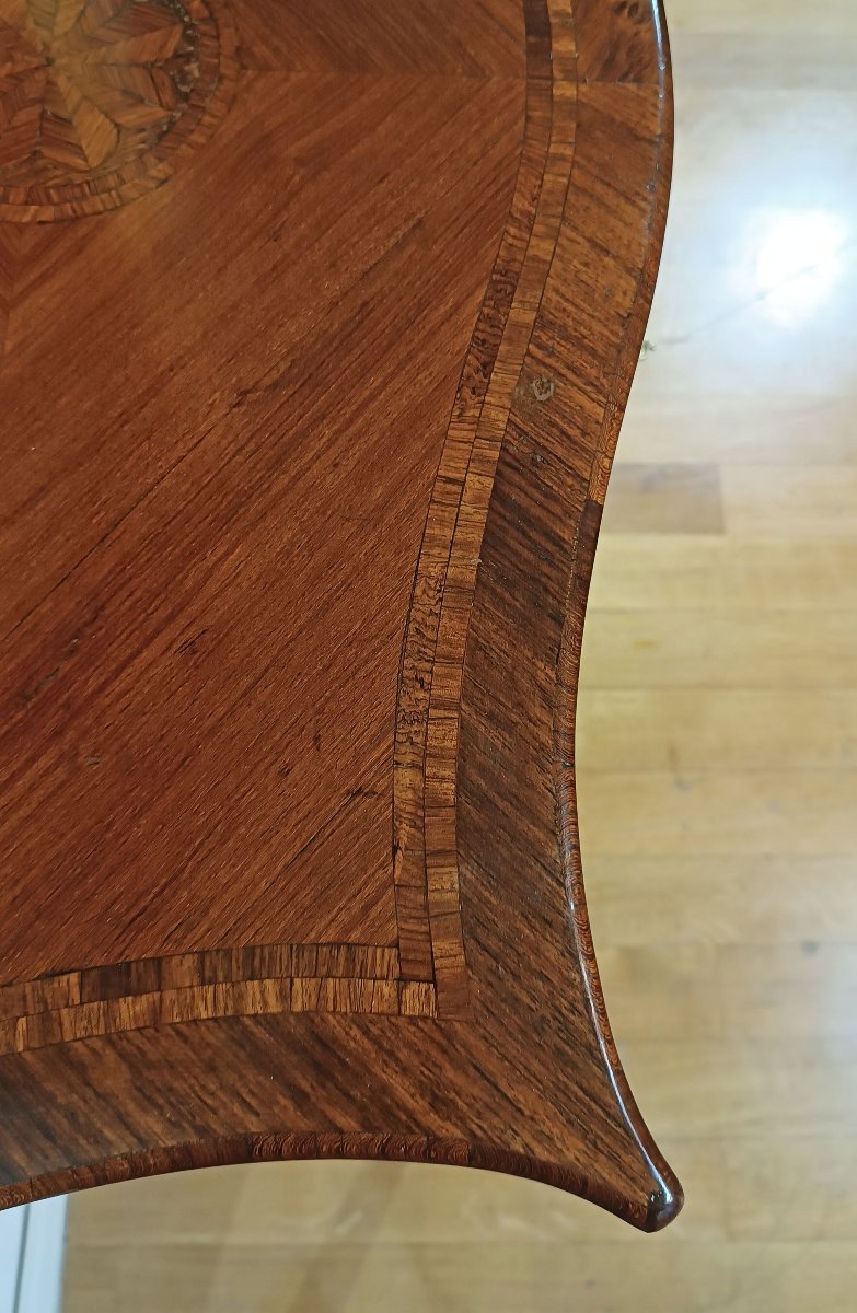 Mid-18th Century Small Sideboard With Inlays -photo-8
