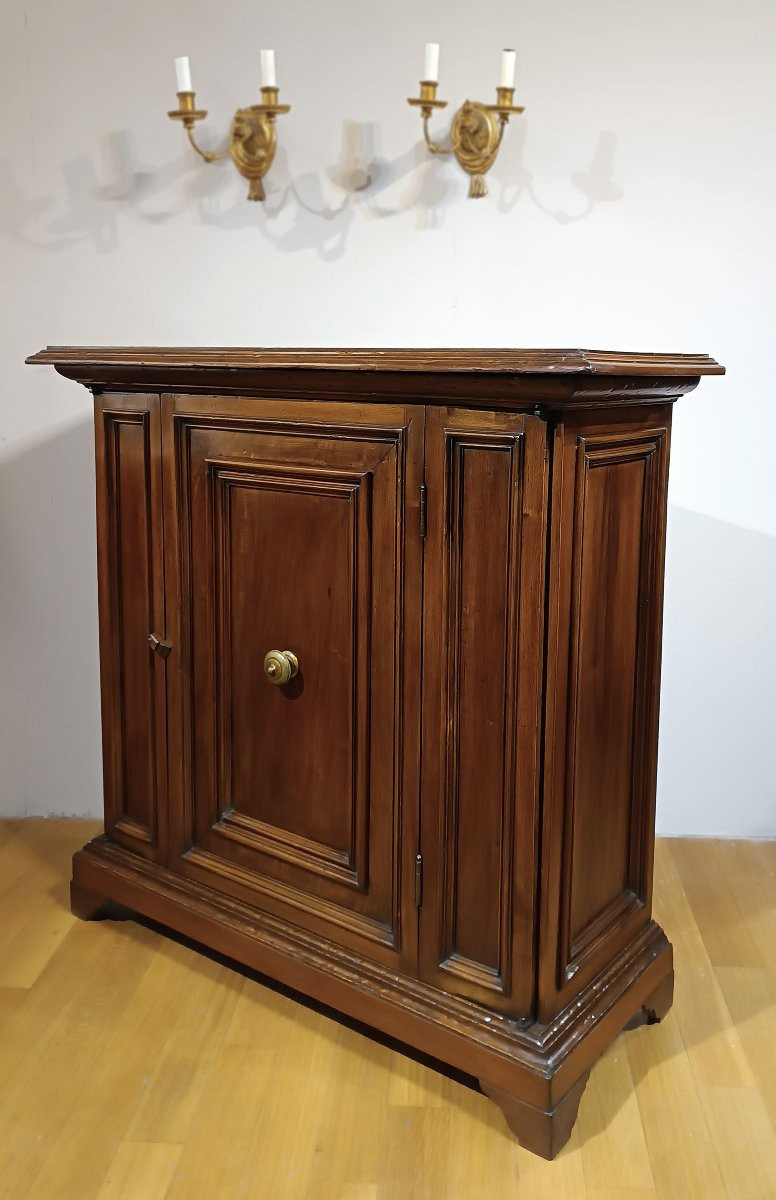 Early 18th Century Solid Walnut Sideboard-photo-2