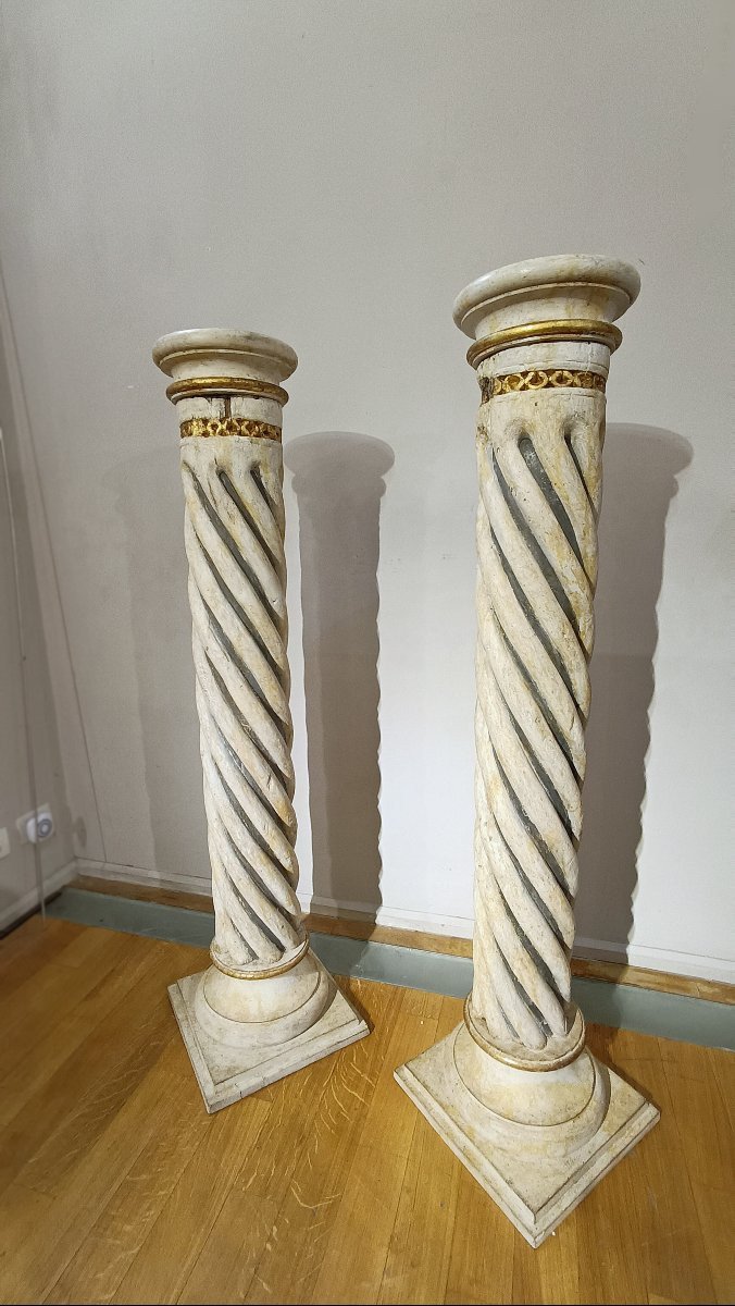 18th Century Pair Of Painted Wood Twisted Columns-photo-3