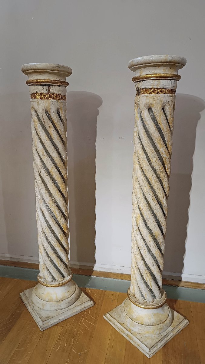 18th Century Pair Of Painted Wood Twisted Columns-photo-1