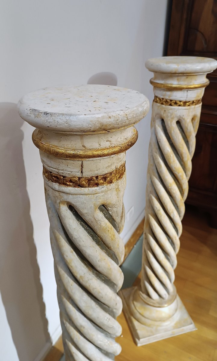 18th Century Pair Of Painted Wood Twisted Columns-photo-2