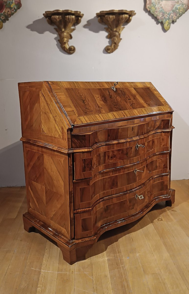 First Half Of The 18th Century Venetian Walnut Folding Cabinet-photo-2