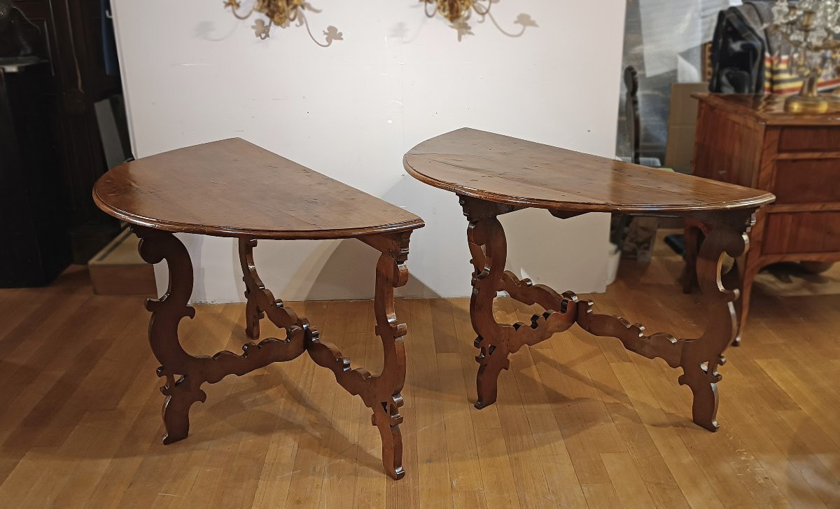 Late 17th Century Pair Of Louis XIV Walnut Console Tables-photo-3