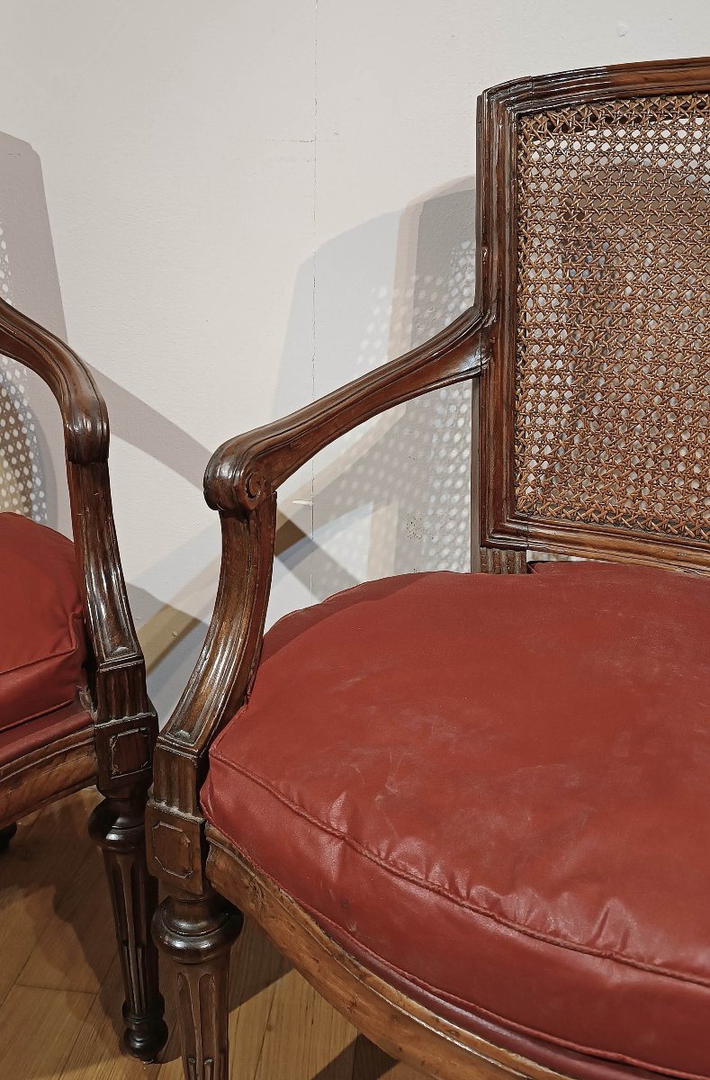 PAIRE DE FAUTEUILS NÉOCLASSIQUES FIN DU 18ème SIÈCLE-photo-3