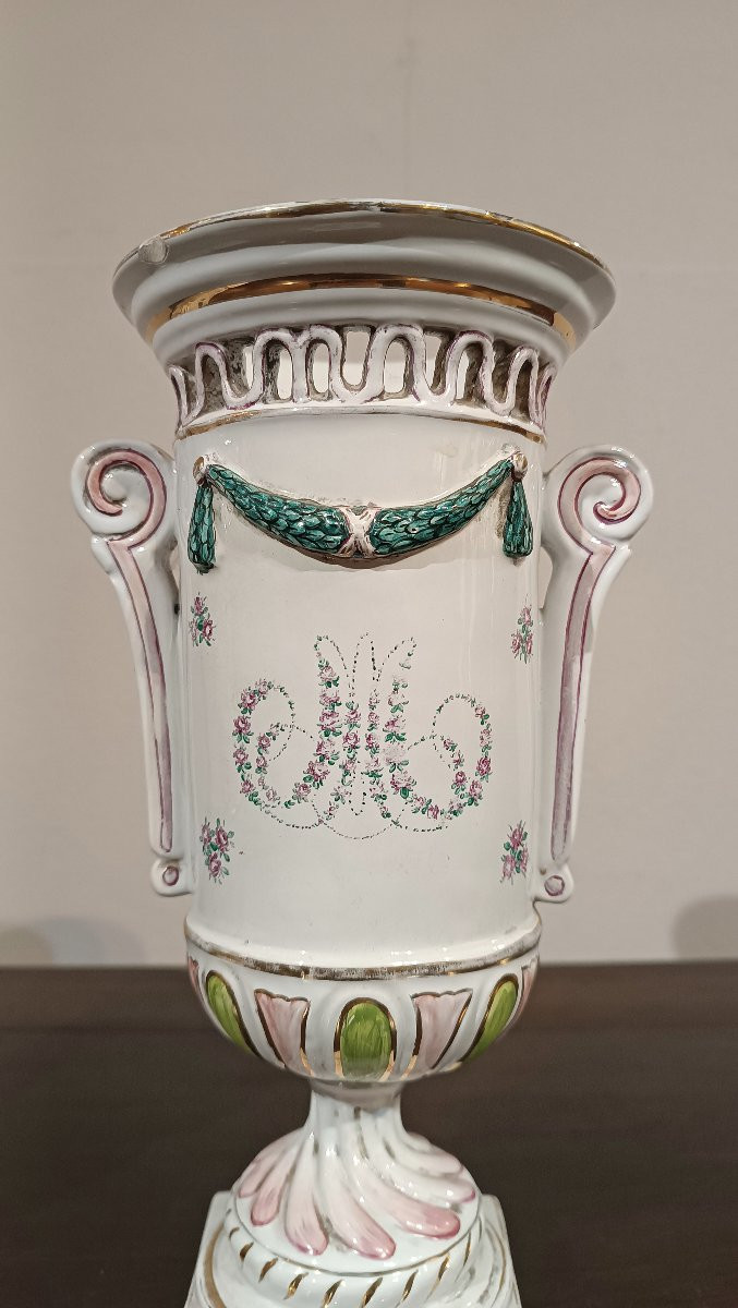 First Half Of The 19th Century Pair Of Painted Porcelain Vases-photo-3