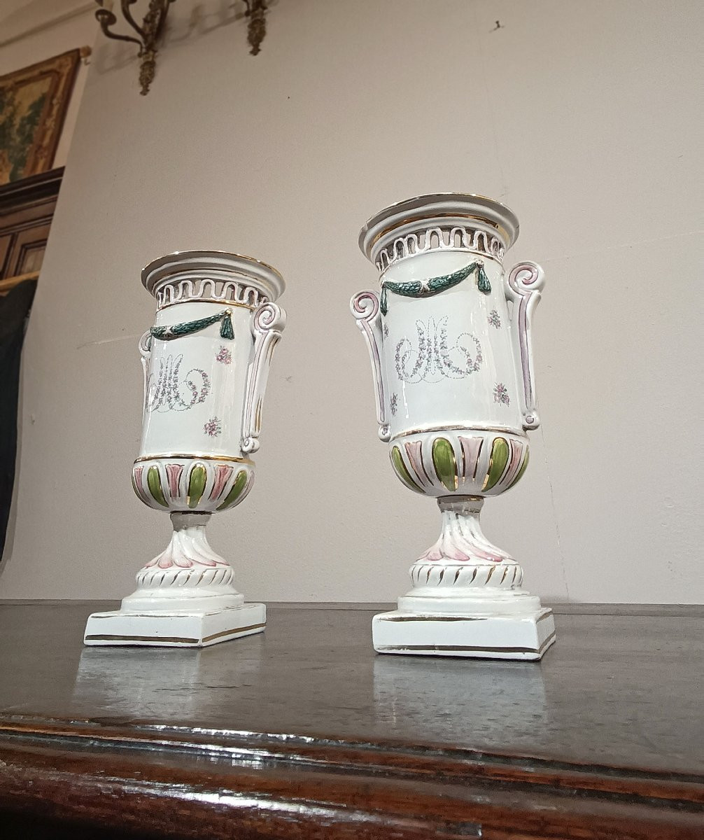 First Half Of The 19th Century Pair Of Painted Porcelain Vases-photo-5