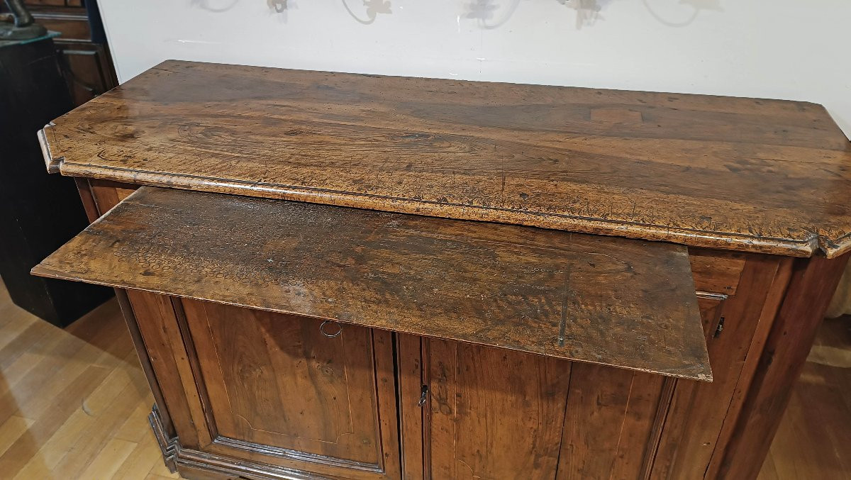 Late 17th-early 18th Century Louis XIV Walnut Sideboard With Four Doors-photo-3