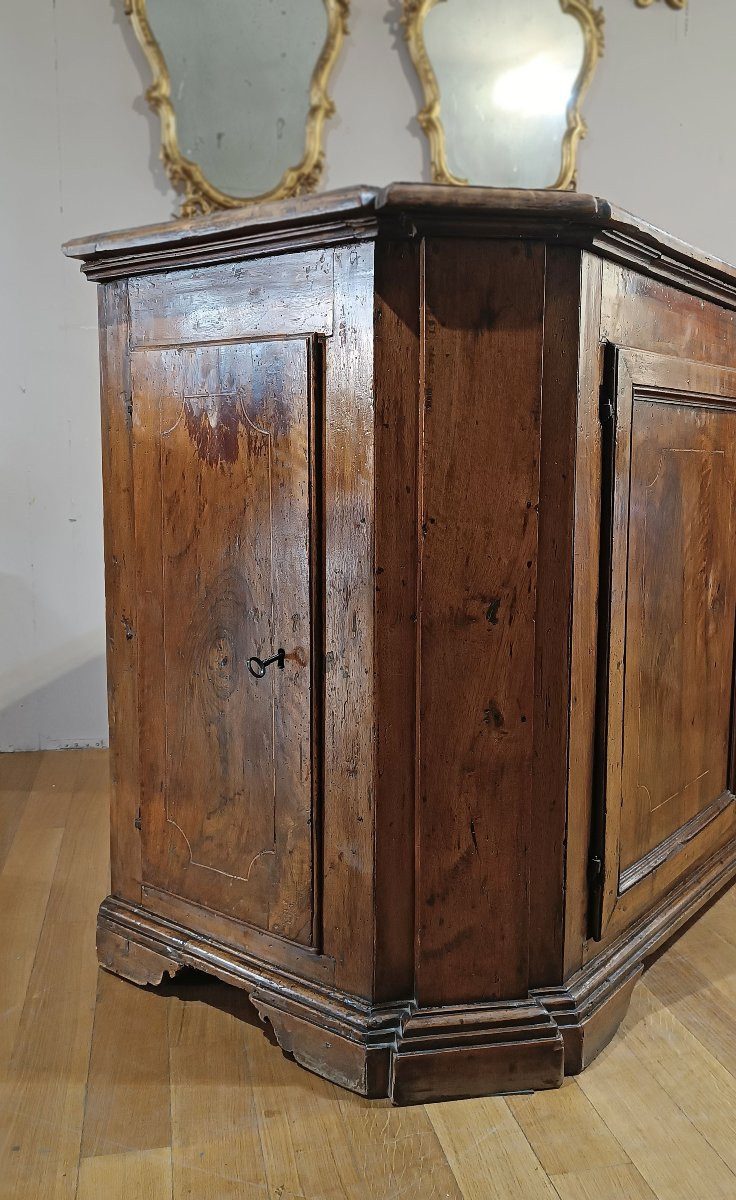 Late 17th-early 18th Century Louis XIV Walnut Sideboard With Four Doors-photo-4
