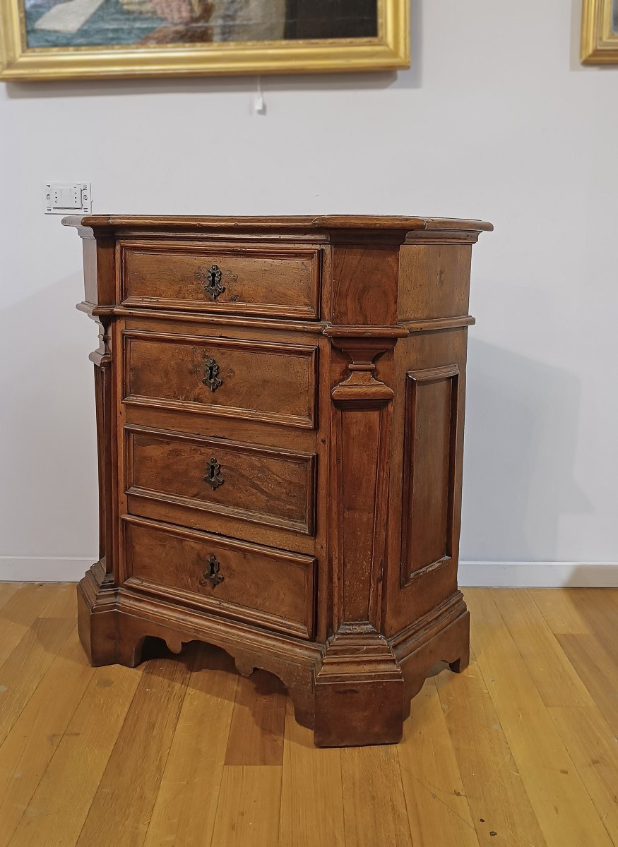 Early 18th Century Small Walnut Chest Of Drawers-photo-3