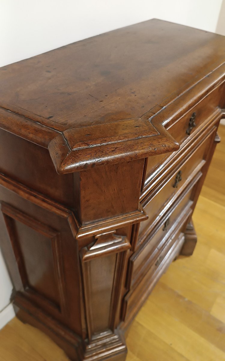 Early 18th Century Small Walnut Chest Of Drawers-photo-8