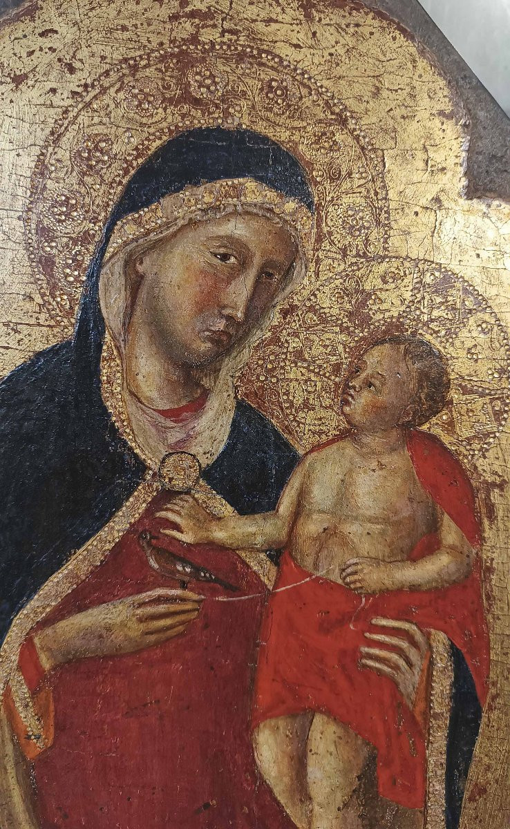 Early 15th Century Painting With Madonna And Child On A Gold Ground-photo-1