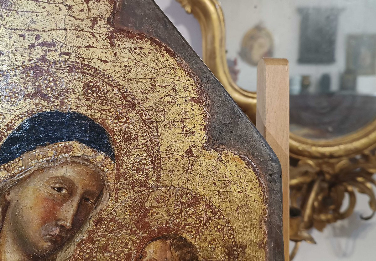 Early 15th Century Painting With Madonna And Child On A Gold Ground-photo-6