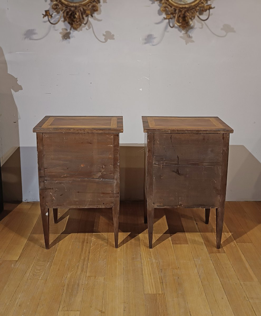 PAIRE DE TABLES DE CHEVET TOSCANE NÉOCLASSIQUE FIN DU 18ème SIÈCLE-photo-4
