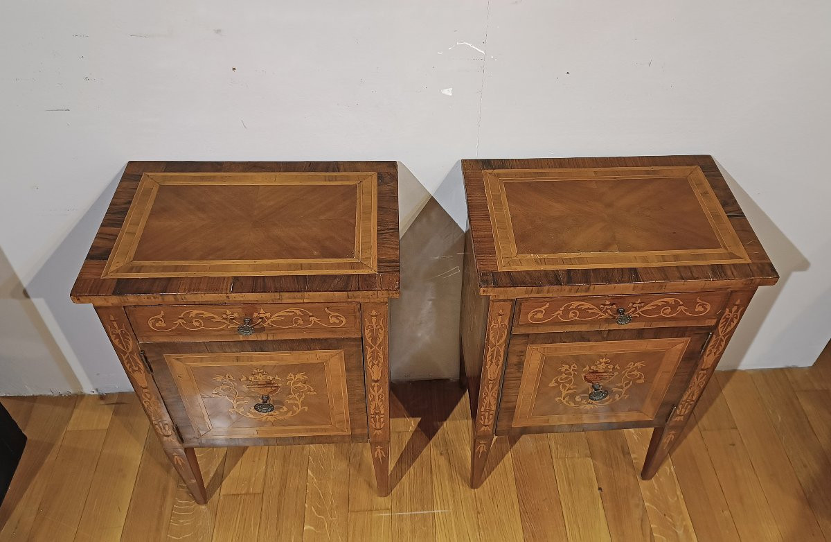 PAIRE DE TABLES DE CHEVET TOSCANE NÉOCLASSIQUE FIN DU 18ème SIÈCLE-photo-1