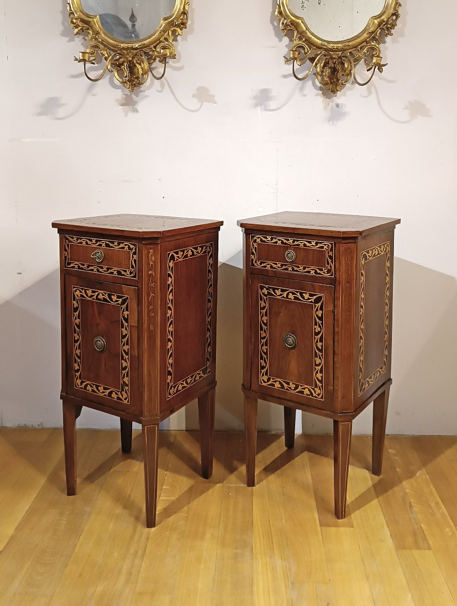 Second Half Of The 18th Century Pair Of Louis XVI Inlaid Bedside Tables-photo-2