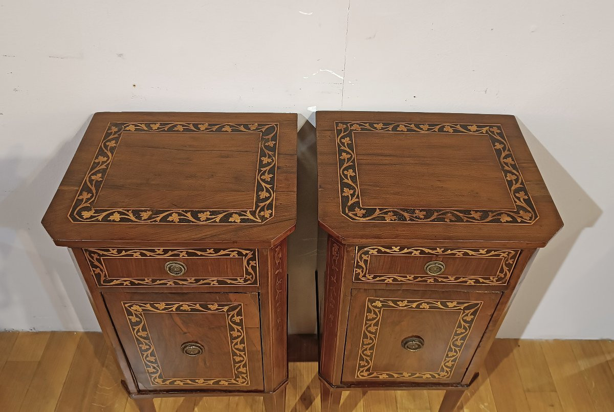Second Half Of The 18th Century Pair Of Louis XVI Inlaid Bedside Tables-photo-2