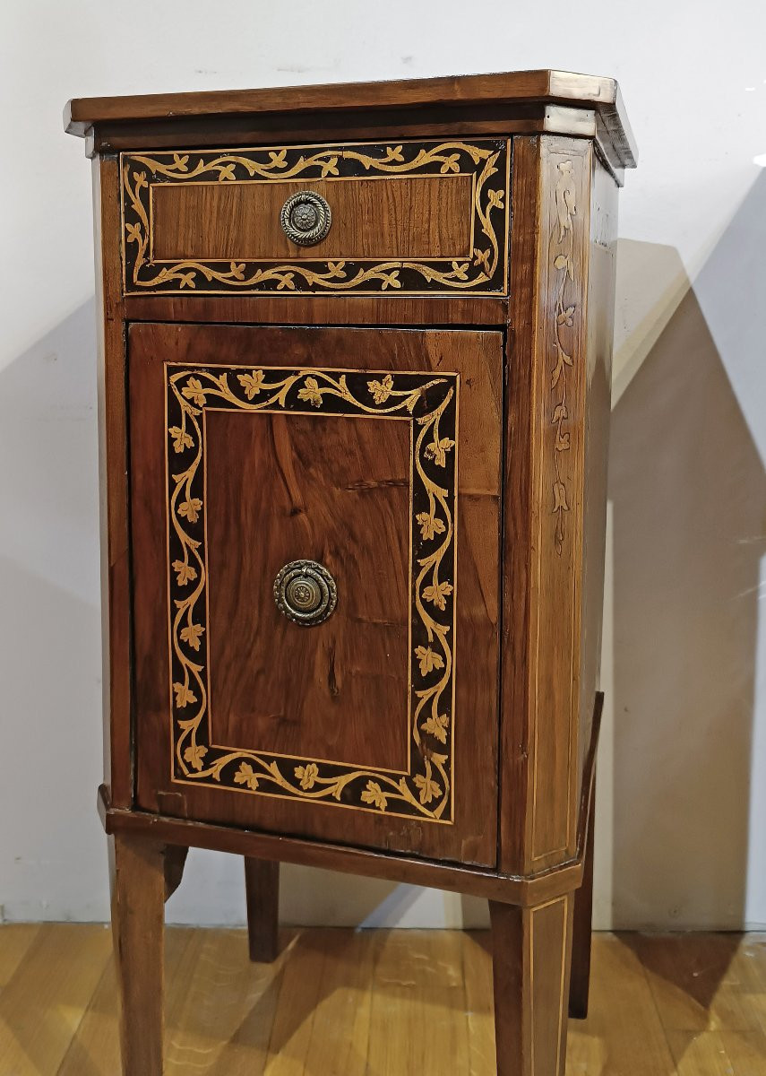 Second Half Of The 18th Century Pair Of Louis XVI Inlaid Bedside Tables-photo-4