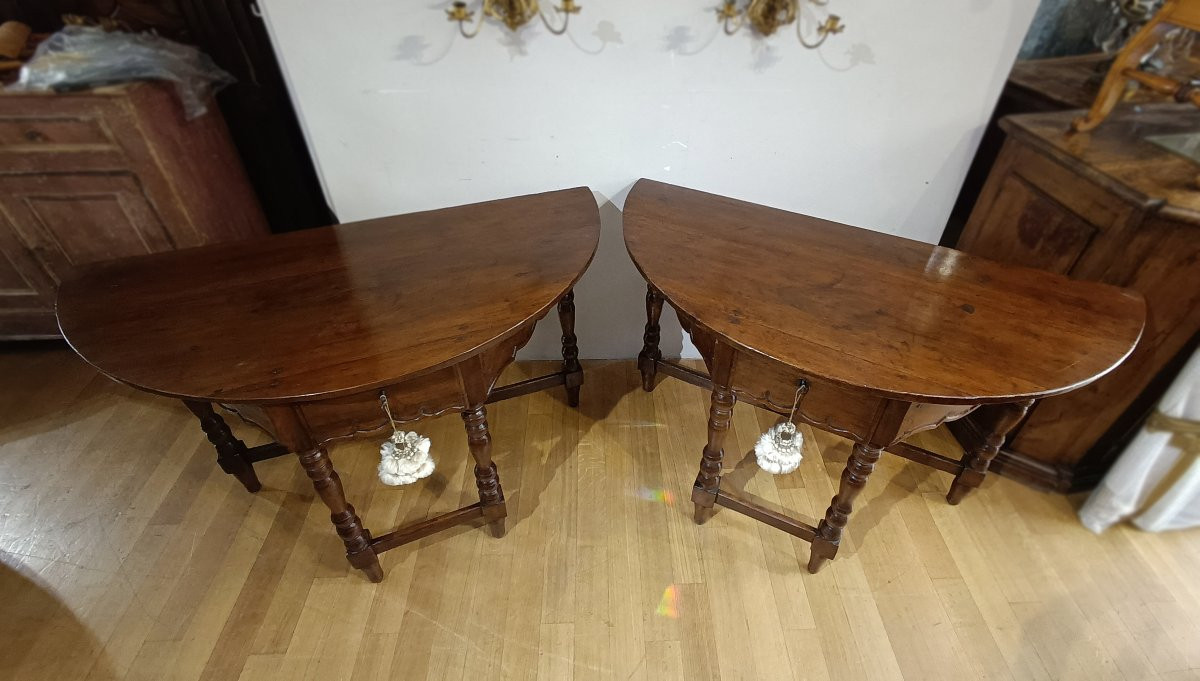 PAIRE DE CONSOLES EN NOYER LOUIS XIV FIN DU 17ème SIÈCLE-photo-2