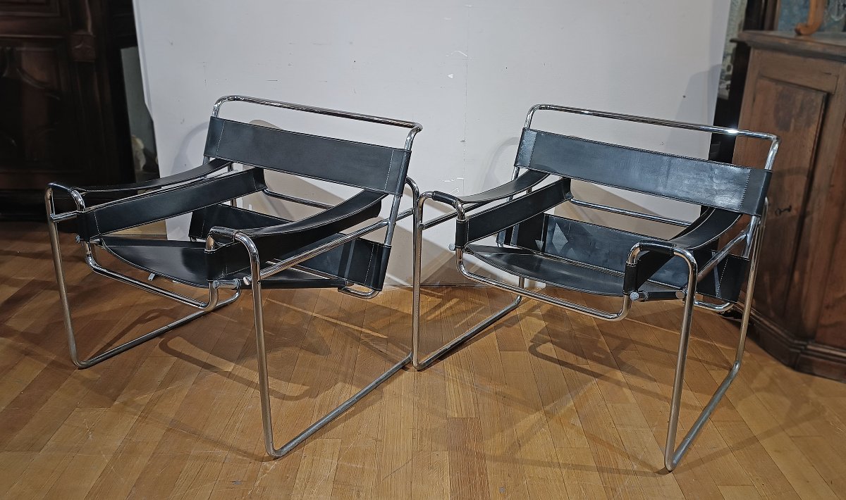 PAIRE DE FAUTEUILS “WASSILY” SECONDE MOITIÉ DU 20ème SIÈCLE-photo-2