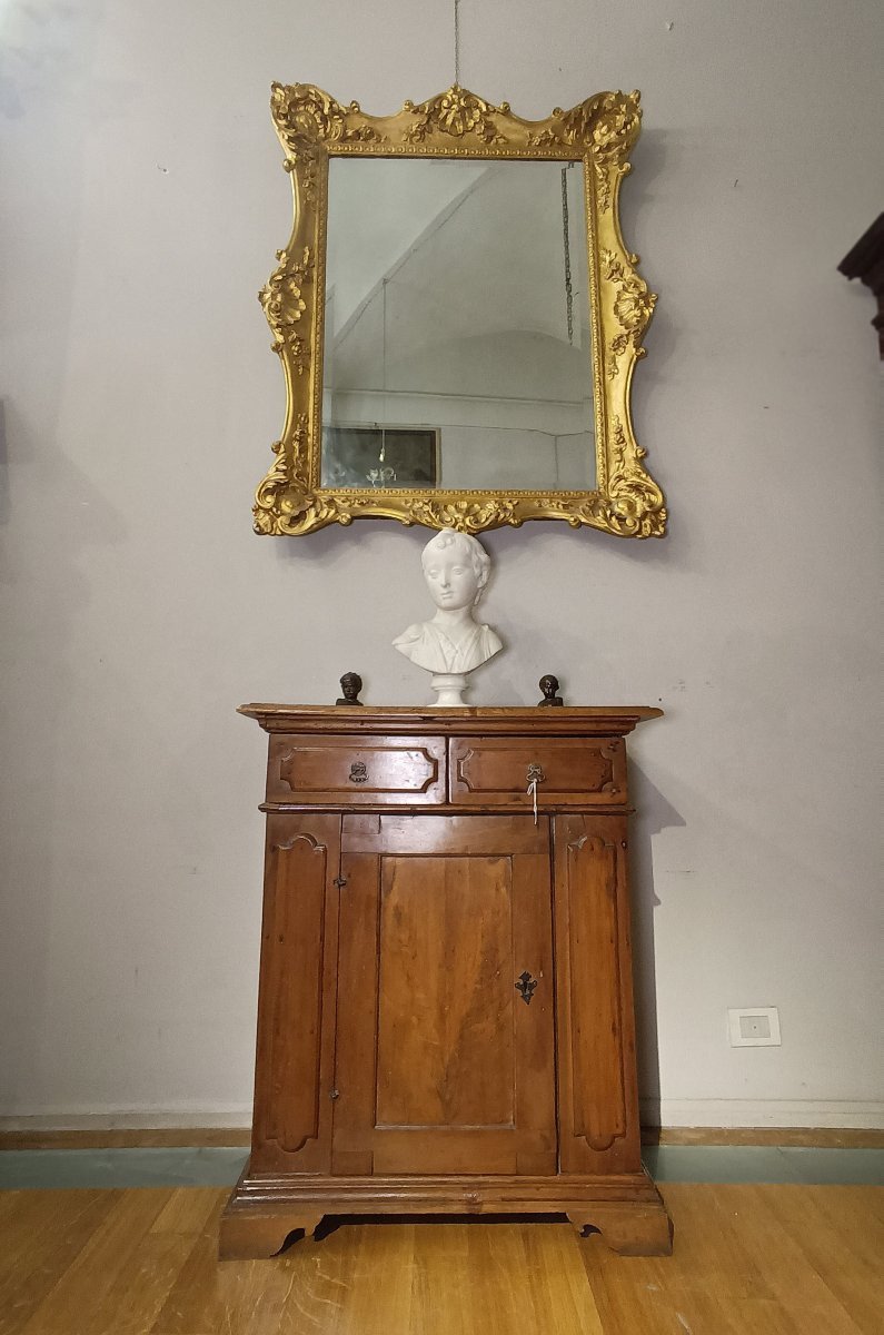 Early 17th Century Small Light Walnut Sideboard -photo-6
