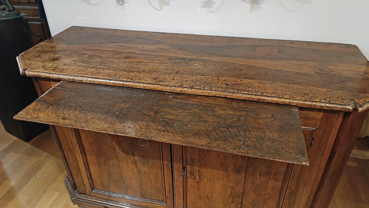 Late 17th-early 18th Century Louis XIV Walnut Sideboard With Four Doors-photo-3
