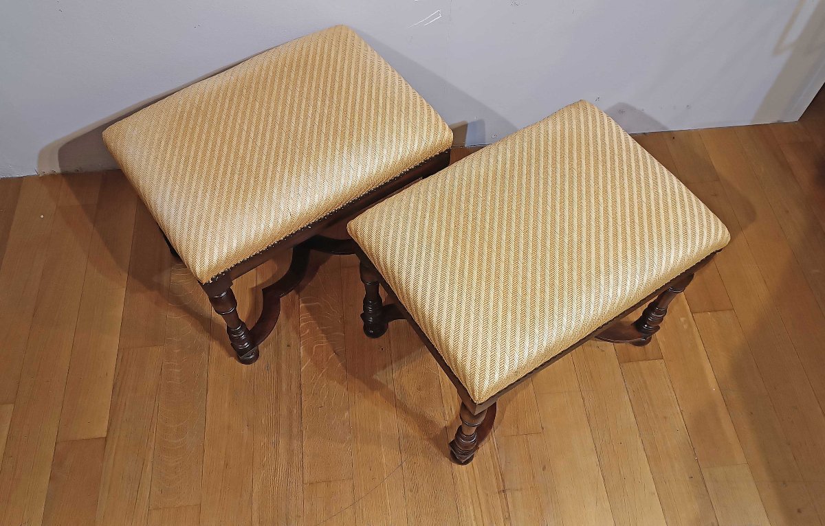 PAIRE DE TABOURETS EN NOYER TOURNÉ SECONDE MOITIÉ DU 17ème SIÈCLE-photo-1