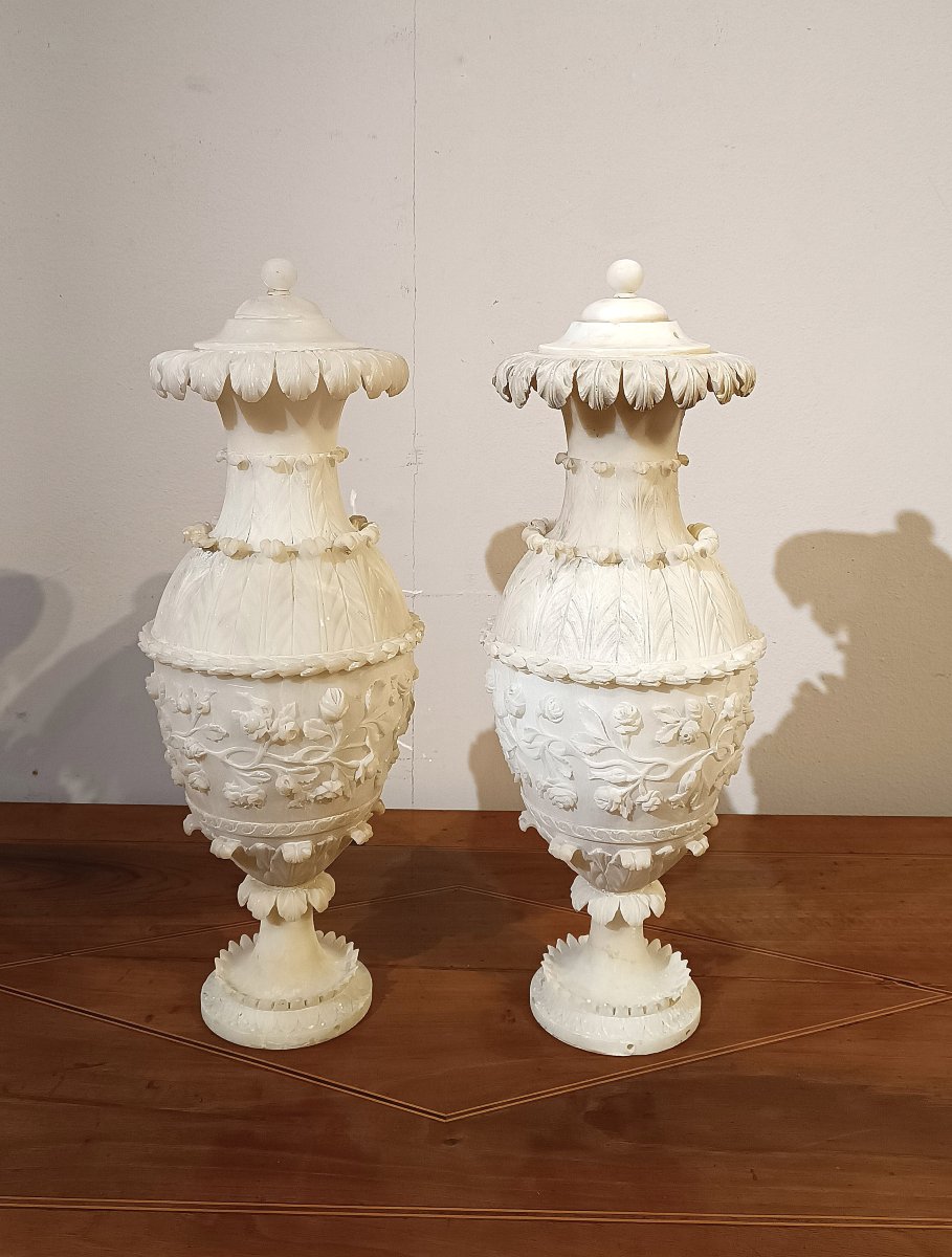 Second Half Of The 18th Century Pair Of Alabaster Vases-photo-2