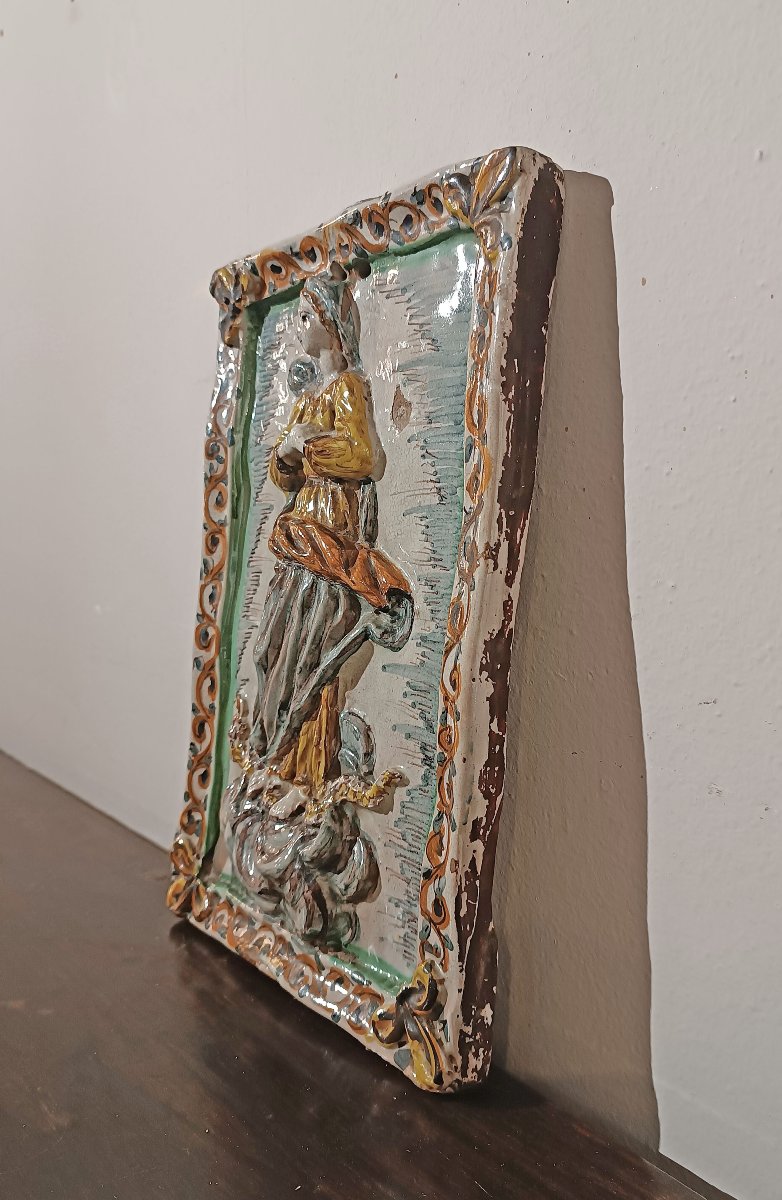 Late 17th Century Montelupo Majolica Plaque With Virgin -photo-2
