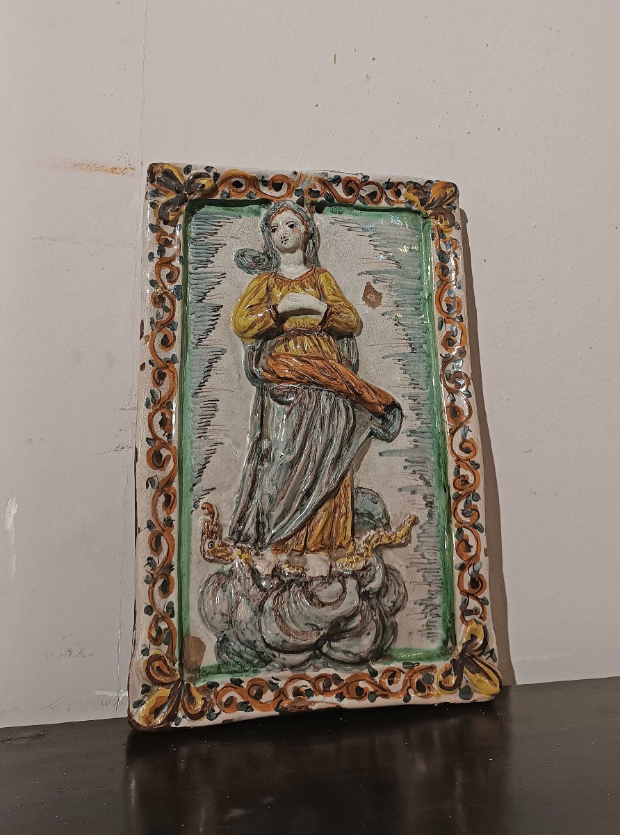 Late 17th Century Montelupo Majolica Plaque With Virgin -photo-4