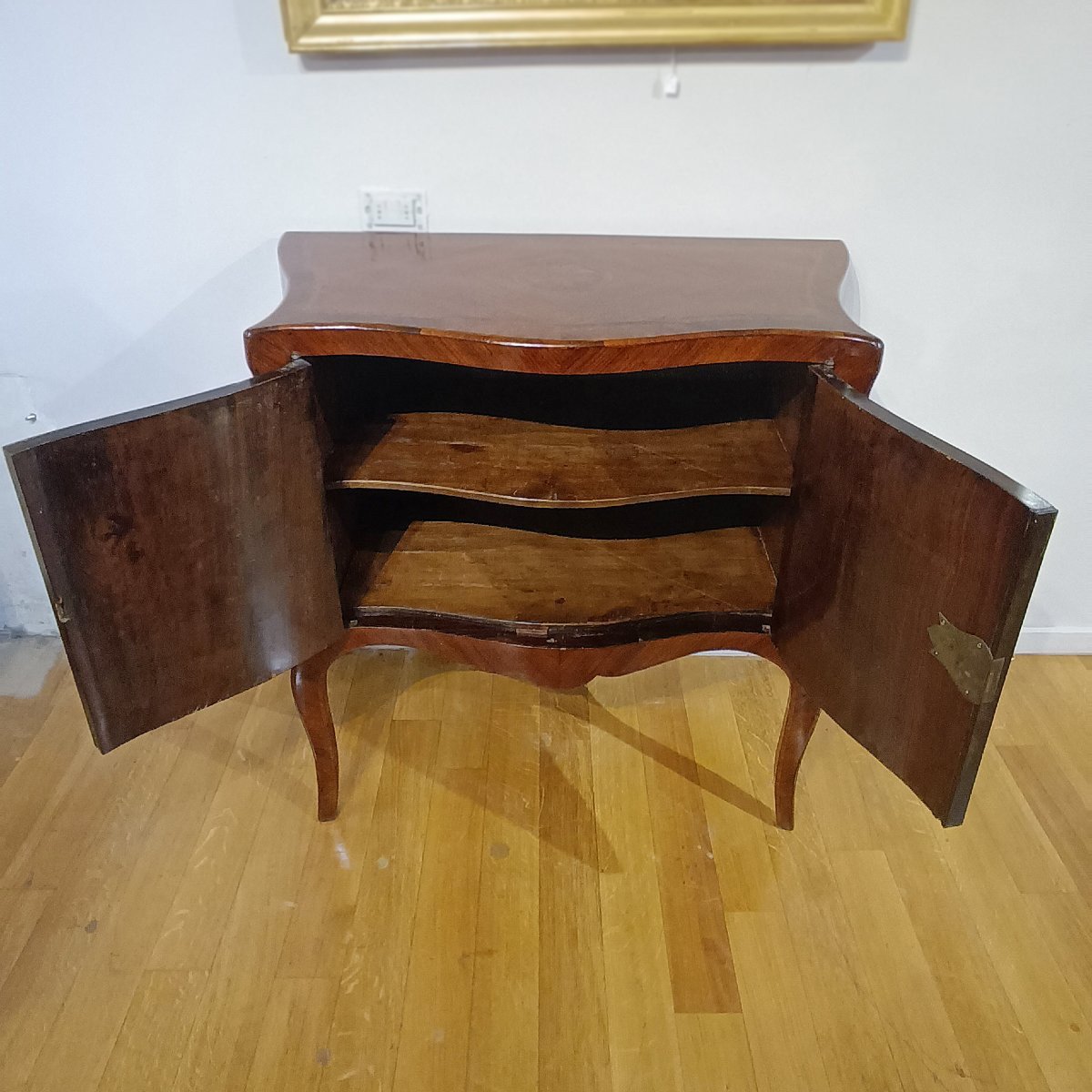 Mid-18th Century Small Sideboard With Inlays -photo-2