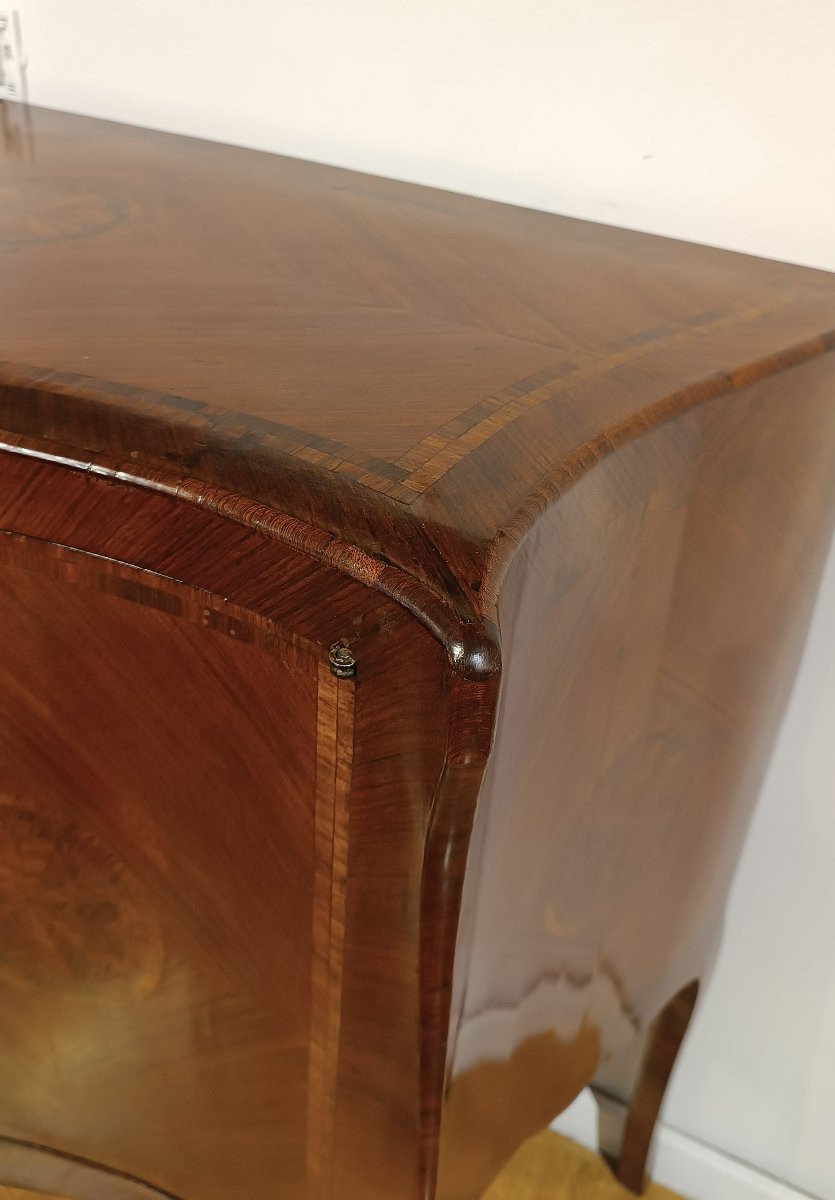 Mid-18th Century Small Sideboard With Inlays -photo-4