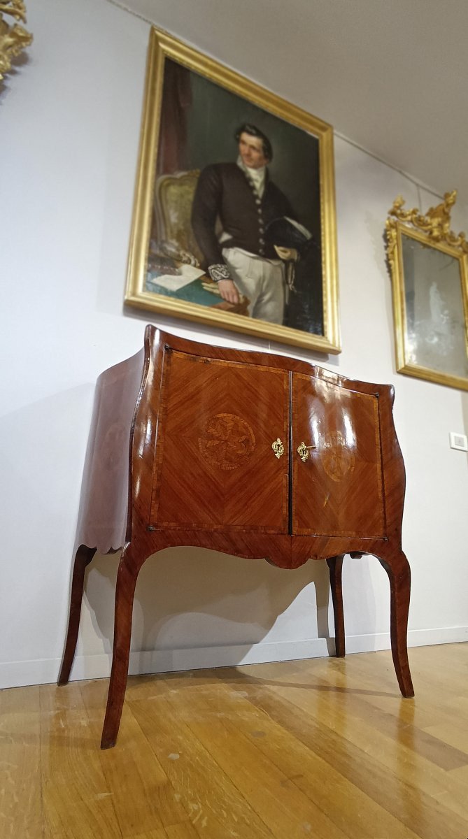 Mid-18th Century Small Sideboard With Inlays -photo-6