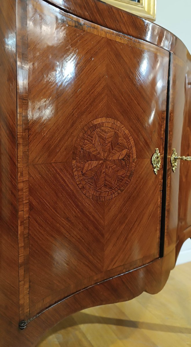 Mid-18th Century Small Sideboard With Inlays -photo-7