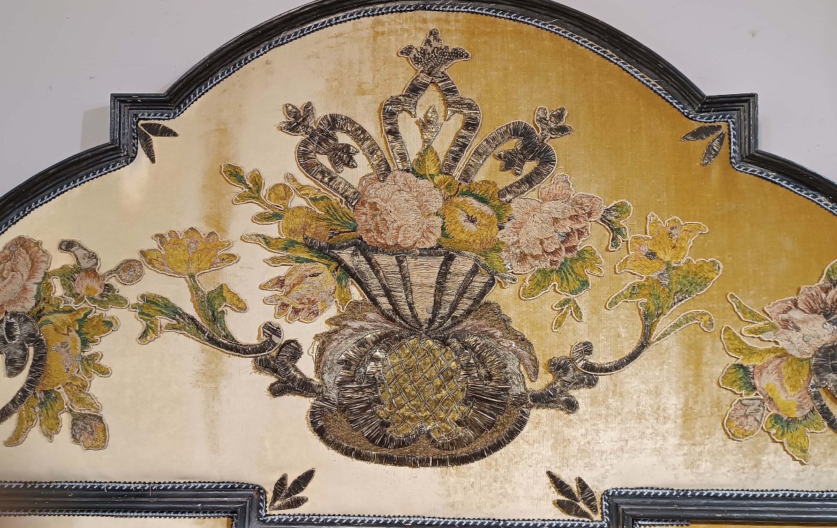 Mid-18th Century Double Bed Headboard With Embroidery -photo-3