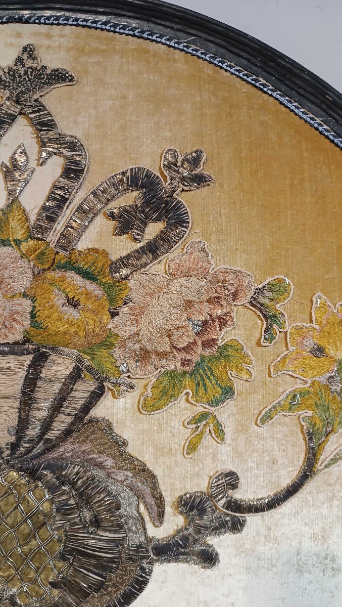 Mid-18th Century Double Bed Headboard With Embroidery -photo-3