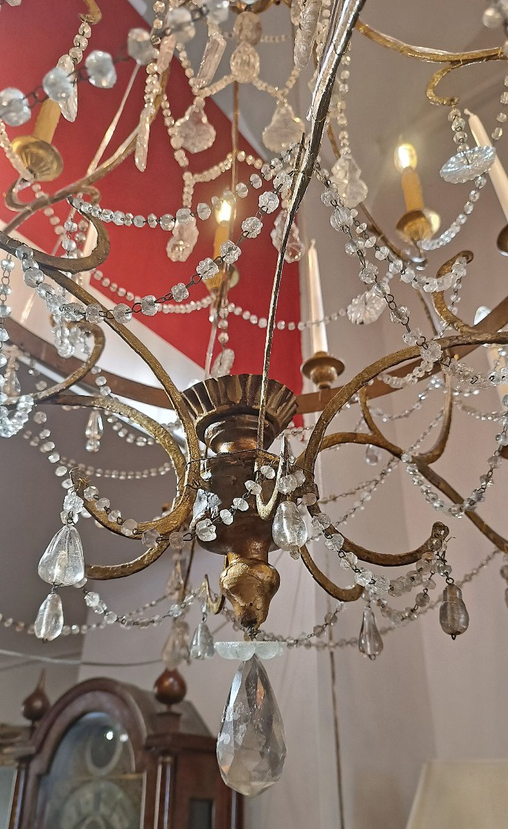 LUSTRE LOUIS XV EN FER DORÉ ET CRISTAUX MILIEU DU 18ème SIÈCLE-photo-4