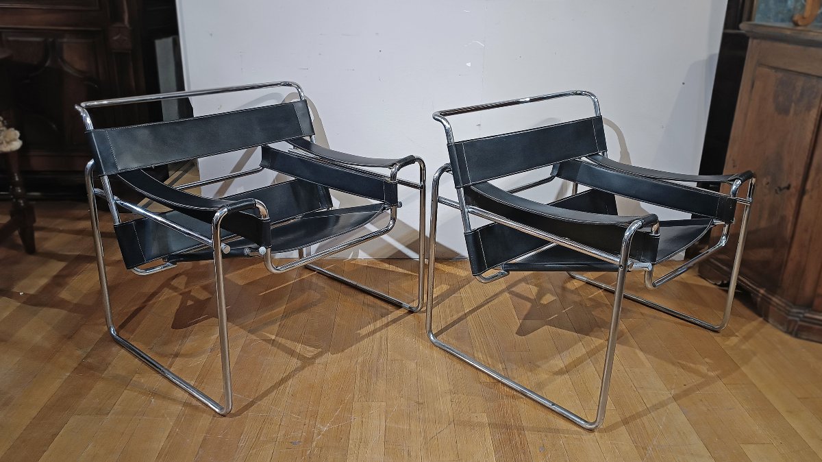 PAIRE DE FAUTEUILS “WASSILY” SECONDE MOITIÉ DU 20ème SIÈCLE-photo-1