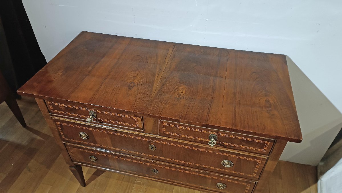 Second Half Of The 18th Century Neoclassical Walnut Feather Chest Of Drawers-photo-1