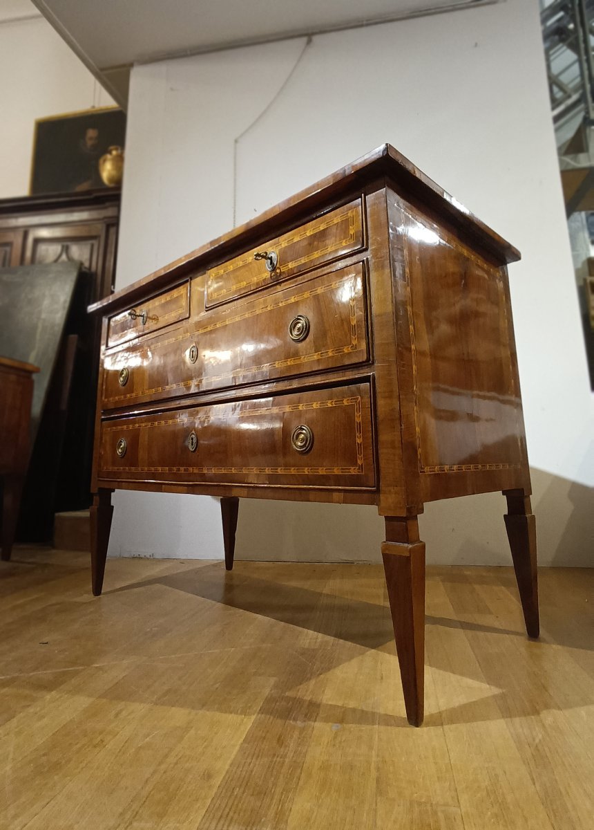 Second Half Of The 18th Century Neoclassical Walnut Feather Chest Of Drawers-photo-6