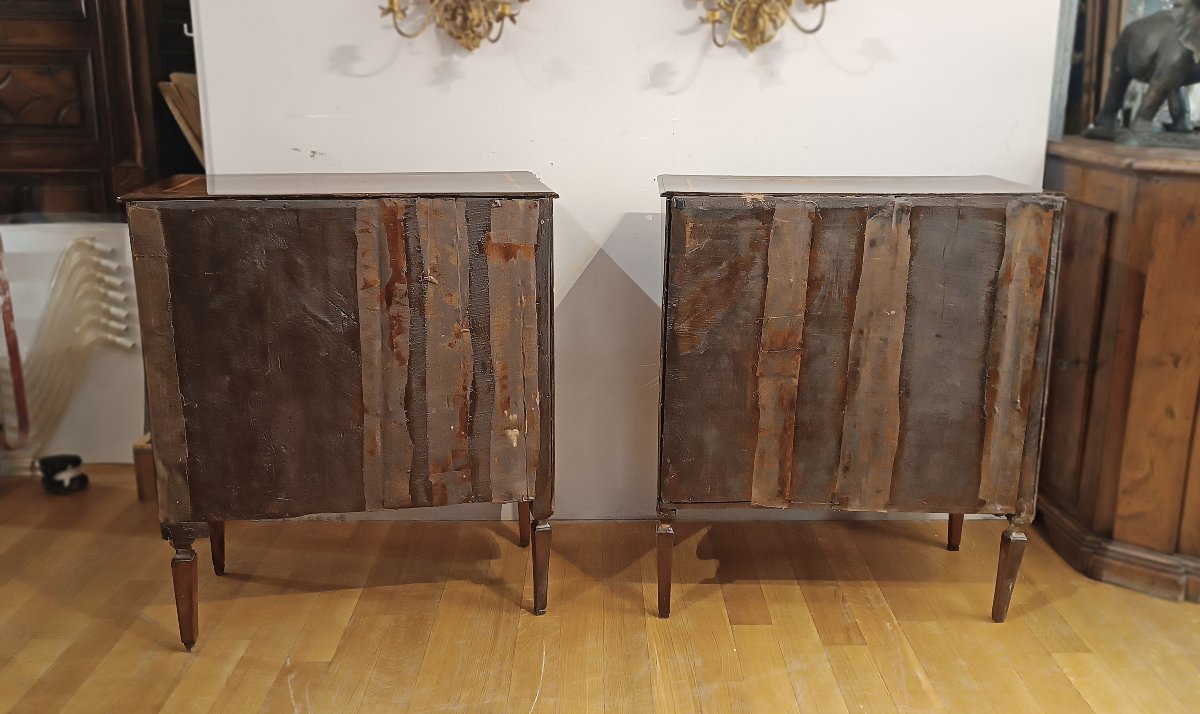 Late 18th Century Pair Of Neoclassical Chest Of Drawers With Inlays -photo-4